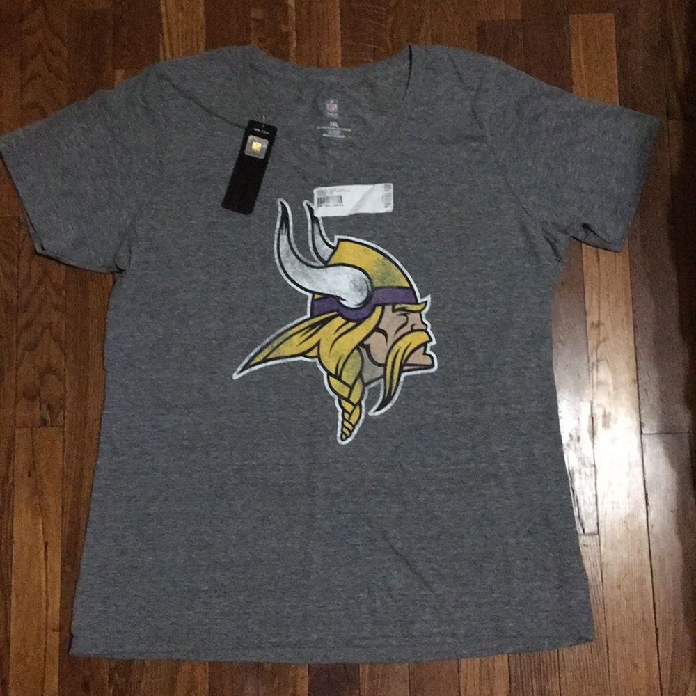 Woman’s Vikings 3xl v-neck T-shirt